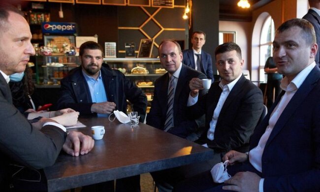 За каву в Хмельницькому Зеленського не оштрафували, бо він недоторканий