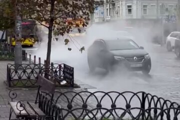 У Києві на Великій Васильківській, поблизу НСК "Олімпійський", відбулась аварія на тепломережі