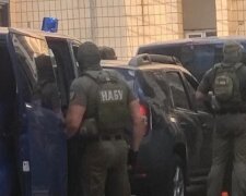 У Києві НАБУ і СБУ борються за знайденого Чауса (відео)