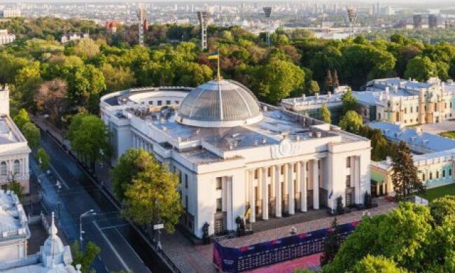 Сьогодні в Україні “день тиші”