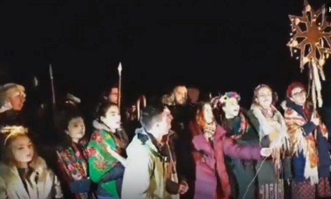 В підтримку підозрюваних у вбивстві Шеремета під СІЗО влаштували вертеп (відео)