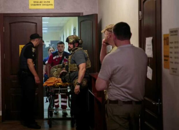 Поліція показала кадри з місця проведення поліцейської спецоперації у Шевченківському суді Києва