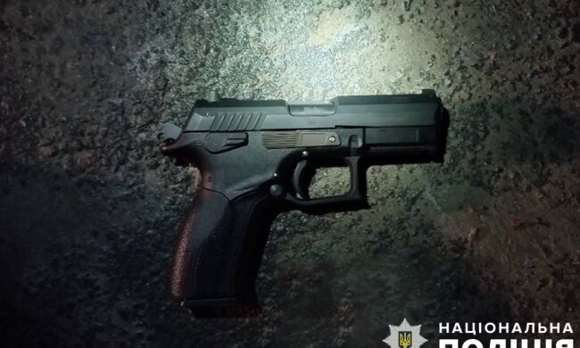 У Києві чоловік влаштував стрілянину під час суперечки з перехожим