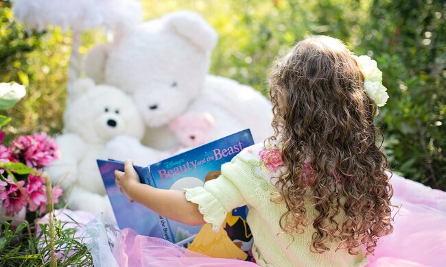 Книга Брайлем: для дітей з порушенням зору створили безкоштовну онлайн-бібліотеку