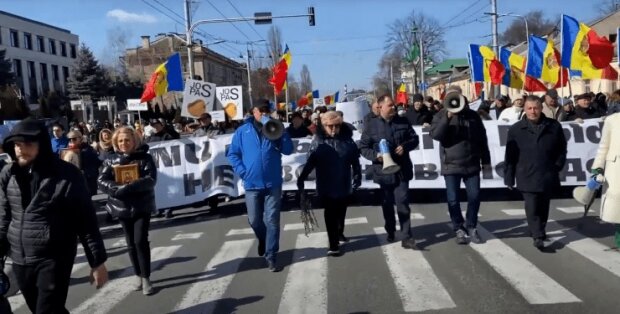 Мітинг прихильників РФ у Молдові закінчився бійкою: поліція затримала понад 50 осіб (відео)