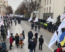 Підприємці заблокували прохід до Верховної Ради
