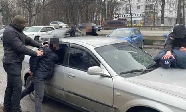 У Києві поліцейський організував вимагання грошей з підприємців