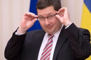 Екс-перекладач Гройсмана зізнався у держзраді та вийшов на свободу за “законом Савченко”