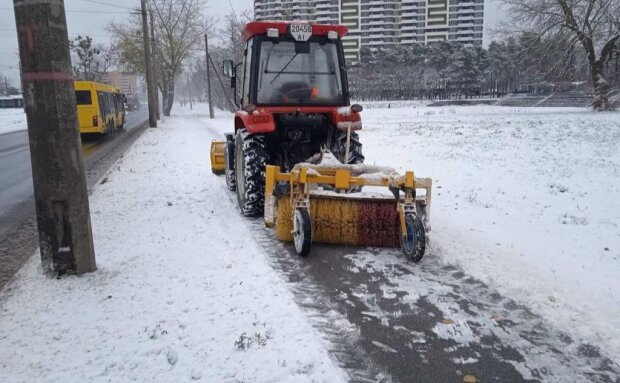 Перевірку прибирання снігу у столиці здійснюють понад 100 інспекторів з благоустрою