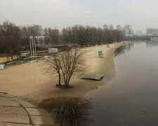 У Києві рівень води в Дніпрі дійшов до абсолютного максимуму з початку року