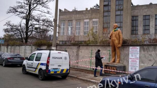 У Києві знову з’явився пам’ятник Леніну