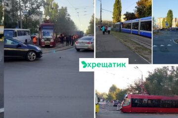 Сьогодні вранці на Троєщині травмай зійшов з рейок — це створило транспортний колапс в обидва боки