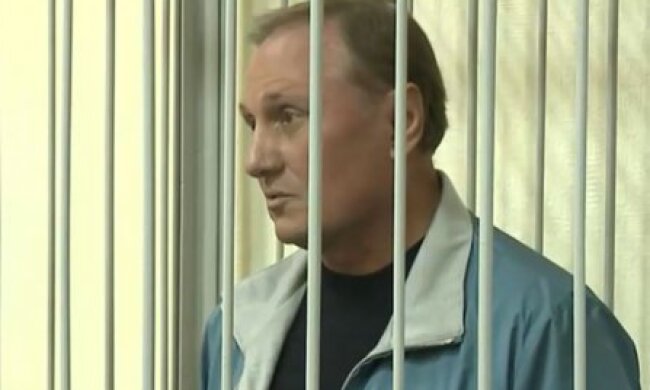 Суд скасував арешт Єфремова