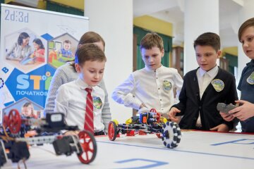 Безкоштовна ІТ-освіта для дітей: в Києві відкрили шість філій Kyiv Smart City School