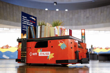 У Києві з’явився робот-бібліотекар