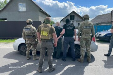 Правоохоронці Київщини викрили групу осіб, що розповсюджували наркотики серед населення та військових