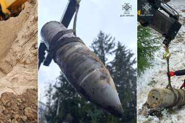 Піротехніки ДСНС у Шевченківському районі Києва знешкодили бойову частину ракети "Кинджал" (фото)