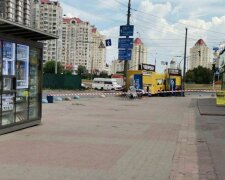 Підозріла валіза біля станції Мінська вибухнула (відео)