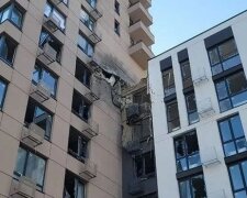 Київ знову обстріляли окупанти: пошкоджено торговий центр, багатоповерхівки та приватний сектор