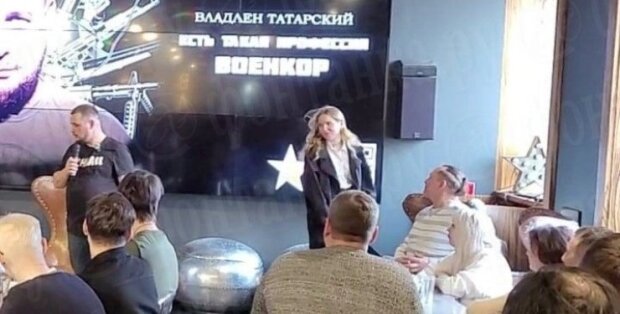 “Пізніше скажу, хто дав статуетку”: МВС РФ допитує підозрювану у вбивстві Татарського (відео)