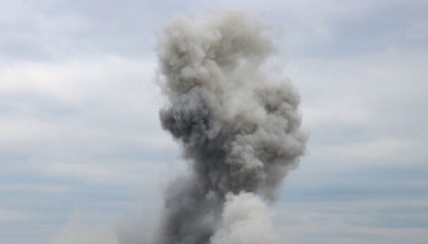 У Маріуполі повідомляють про потужний вибух