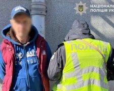 Фатальний «двірник»: на Оболоні чоловік пограбував сусіда через вигадану поломку авто