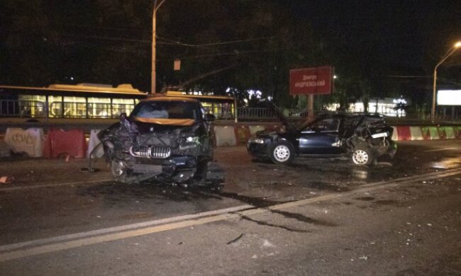 У Києві зіткнулися Audi і BMW: кадри