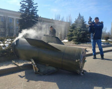 В центрі Донецька уламками балістичної ракети повбивало людей