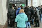 Під час локдауну кияни натовпом ломляться в метро (відео)