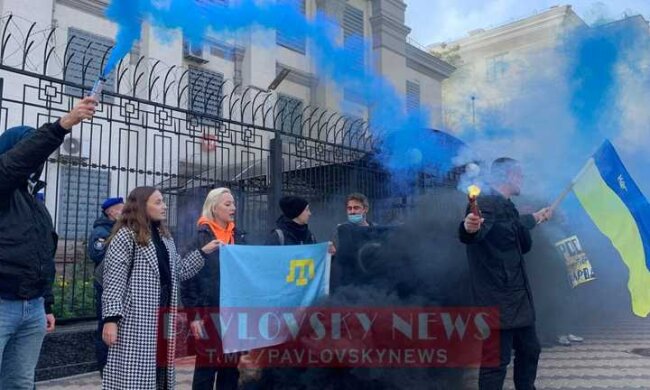 Під посольством Росії відбулася акція на підтримку бранців Кремля