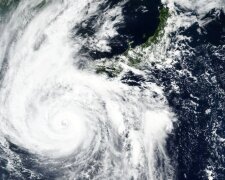 Пориви вітру до 70 м/с: через тайфун негайно евакуювали майже 2 млн японців (фото, відео)