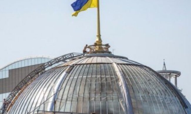 Опитування Info Sapiens: Партія Порошенка обходить “Опозиційну платформу”