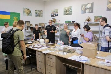 Київська митниця передала близько 330 експонатів, які намагались вивезти з України