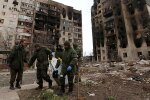 У Маріуполі окупанти забороняють ховати загиблих і проводять ексгумацію тіл людей, убитих раніше