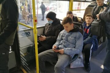 У Києві транспорт не для всіх школярів буде безкоштовним: кому доведеться платити за проїзд
