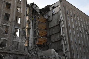 Вже 9 загиблих після ракетного удару по Миколаївській ОВА: який стан постраждалих