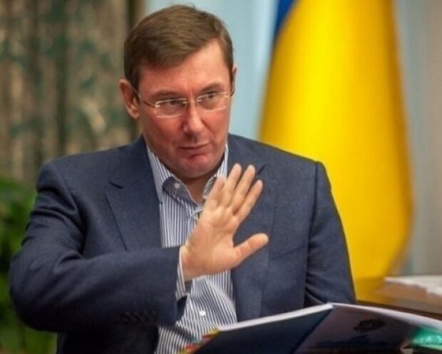 Після заяв Кучми Луценко зареєстрував “резонансні справи”