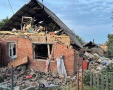 Обстріл Нікополя: рятувальники дістали з-під завалів тіла двох людей