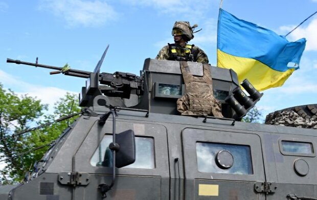 Наші бійці підняли прапор України у селах Діброва Щурове на Донбасі (відео)