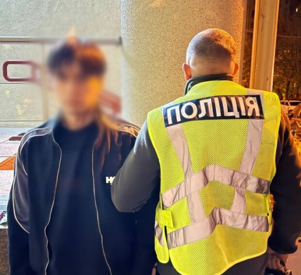 У столиці побили і пограбували дівчину під час першого побачення