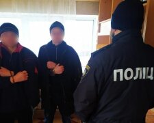 На Київщині затримано батько і син, які напали на поліцейських