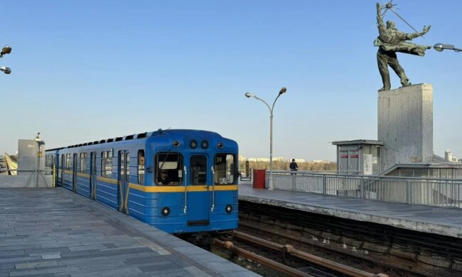 Стало відомо, чому в Києві не відкривають всі станції метро під час тривоги попри петиції