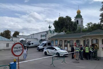 Люди, які забарикадувалися в Києво-Печерській лаврі ще 11 серпня, досі не вийшли — прессекретарка заповідника