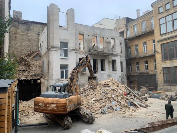 Суд Києва арештував майновий комплекс на Рейтарській і заборонив проведення будівельних робіт