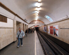 Станцію метро Хрещатик відкрили після перевірки