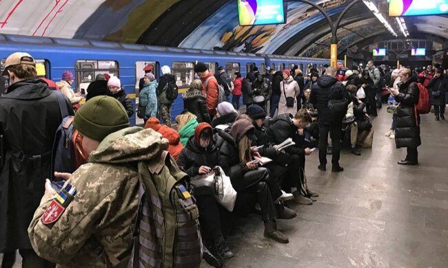 Метро Києва закуповує 4,5 тисячі нових стільців для укриттів — Київський метрополітен