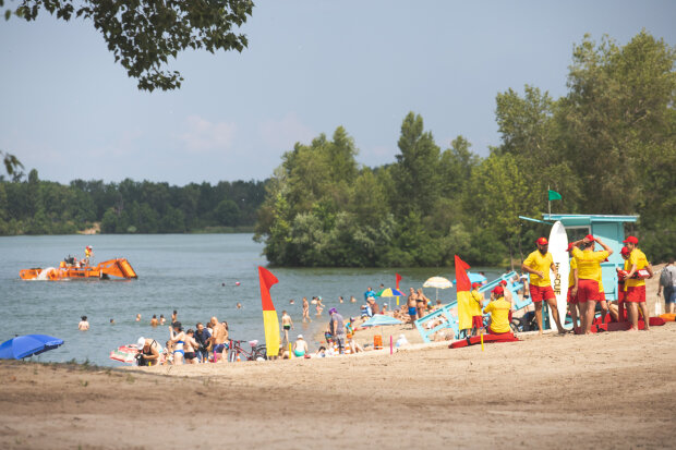В столиці відкрили сезон купання: 12 пляжів Києва отримати дозвіл