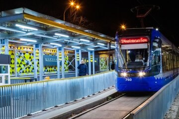 У столиці відновлено роботу турнікетів фунікулера та швидкісного трамвая на Троєщині
