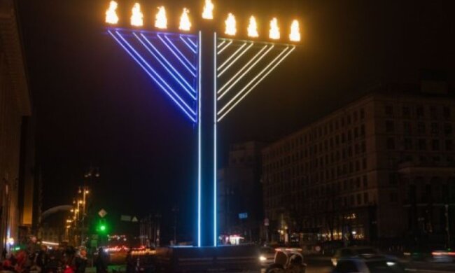 В мережі розповсюджується брехлива інформація, що нібито один з відділів Київради замовив у єврейської общини (ОЄОУ) вироб-тво та встановлення Ханукії