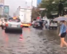 Через зливу столиця опинилась у водяній пастці (фото, відео)
